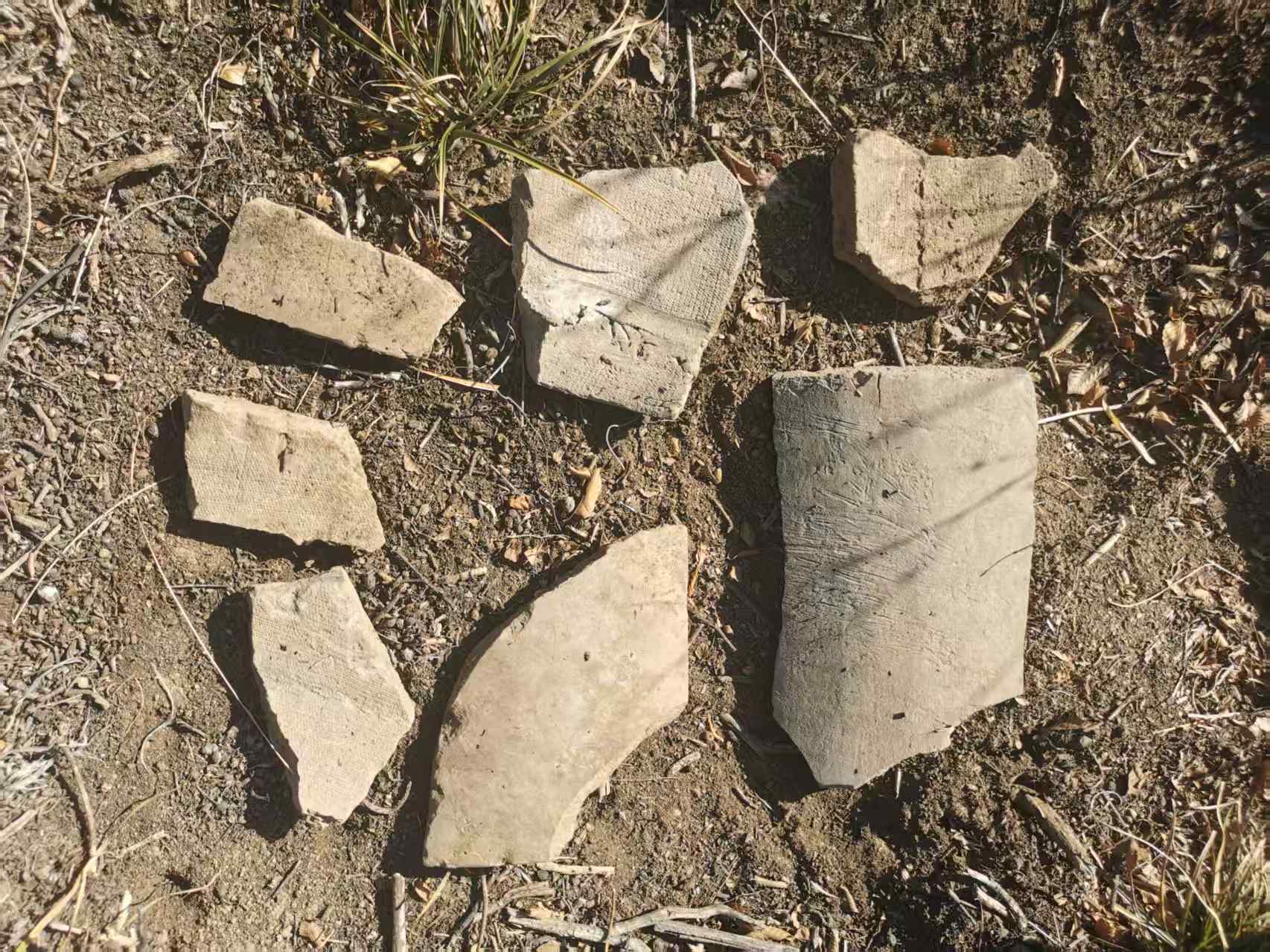 山西考古新发现！探访悬崖峭壁上的明代古寨遗址