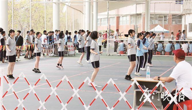 体育中考临近，“神鞋”有助提分？老师提醒：科学训练才是关键！